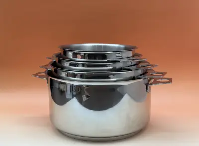 Lot 4 casseroles twisty