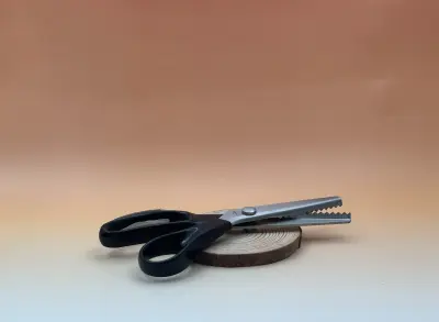 8001559_ciseaux-crantés-sucre