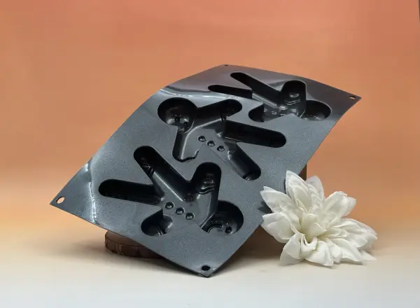 600350_moule-manele_dessus