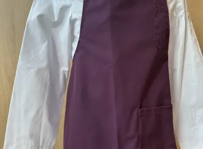 9901189_tablier-bavette-prune_mannequin