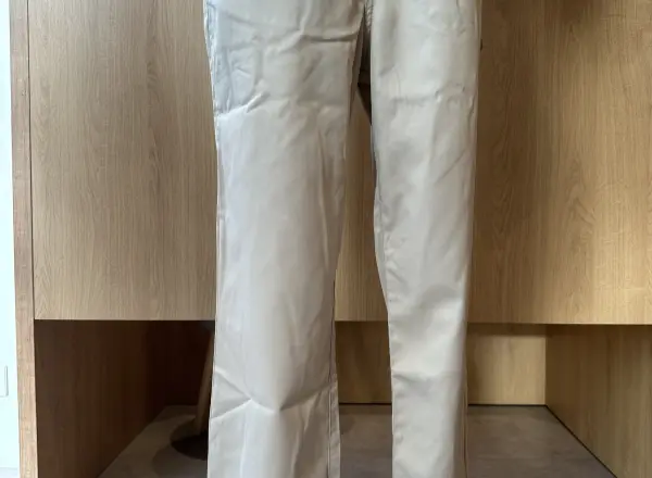 9901061_pantalon-beige-lafont_mannequin