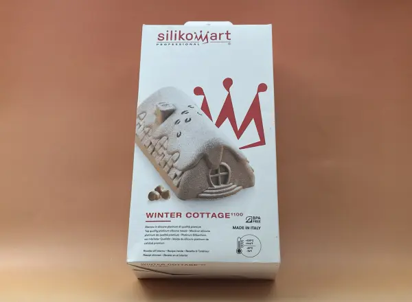 600495_WINTER_COTTAGE