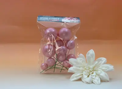 Décors à piquer boule plastique