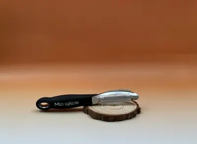 Econome microplane